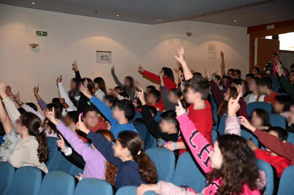 Μπορεί να είναι εικόνα πλήθος